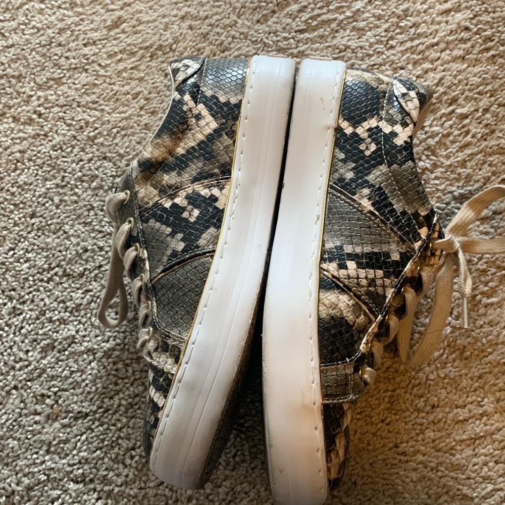 Guess GBG brown tan snake print gold logo sneakers size 9 - Picture 9 of 9